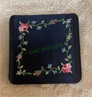 Vintage embroidered compact measures 3 1/4x31/4