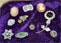 Tray lot of gorgeous vintage lapel pins    1273