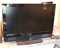 Vizio 32" HDTV w Remote Television