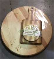 New three-piece cutting board set as well as a