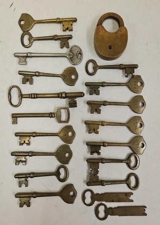 (19) Antique Skeleton Keys & Brass Padlock