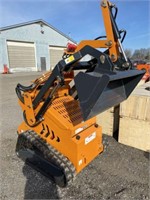 2024 LANDHERO MINI SKID STEER W/ BUCKET