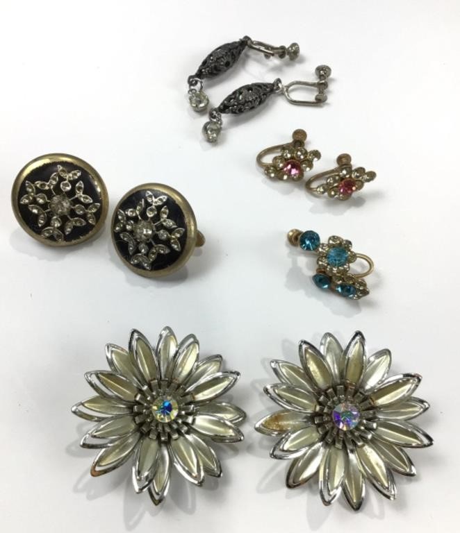 Vintage screw / clip earrings