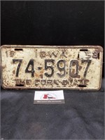 Vintage Iowa license plate