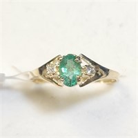 $1210 10K  Emerald(0.45ct) Diamond(0.07ct) Ring