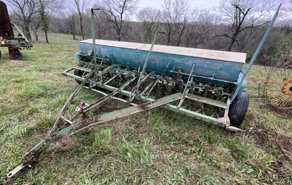 John Deere Grain Drill 10ft-Needs Repair