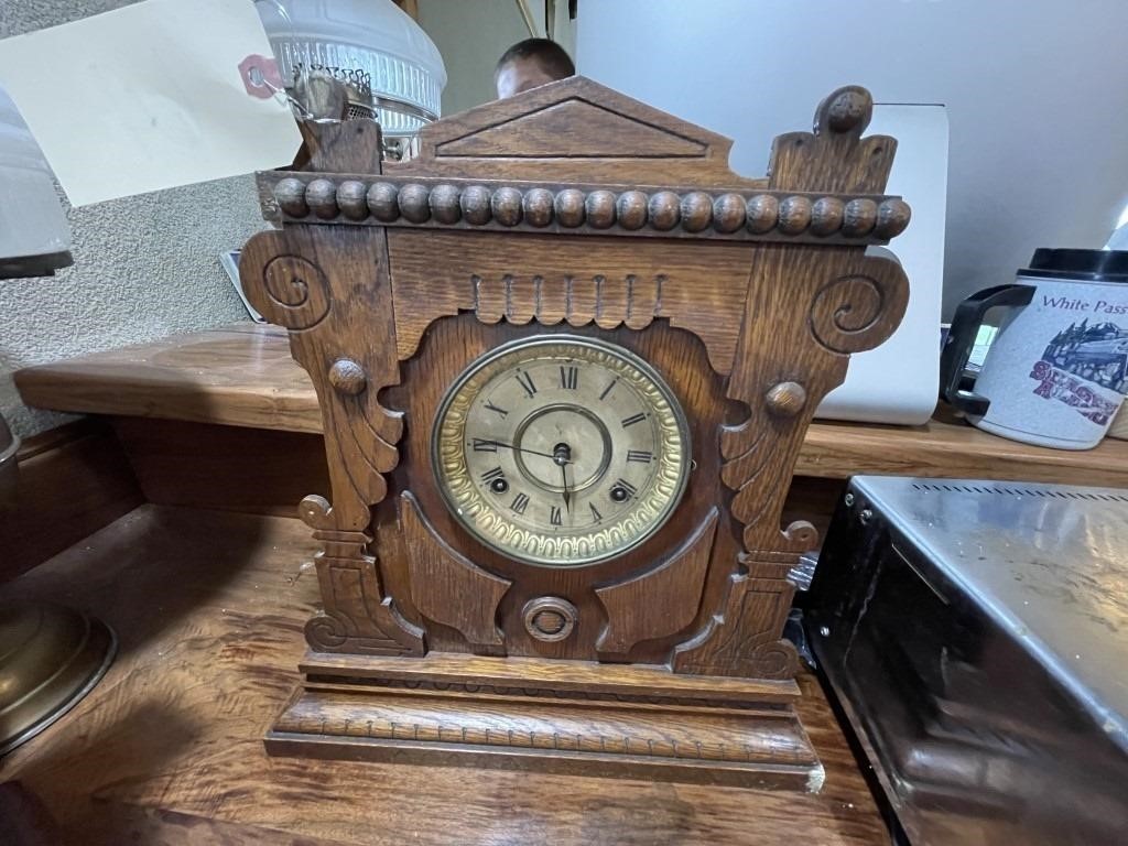 Wind Up Mantle Clock