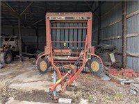 Gehl 1865 TDC Round Baler