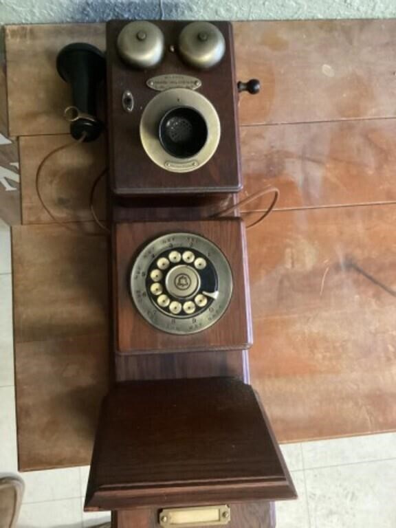Vintage phone Americana edition