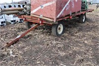 FLAT RACK HAY WAGON