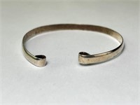 Vintage Sterling "Carolyn Pollock" Cuff 6 Grams