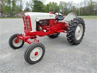 Ford 900 Gas Tractor