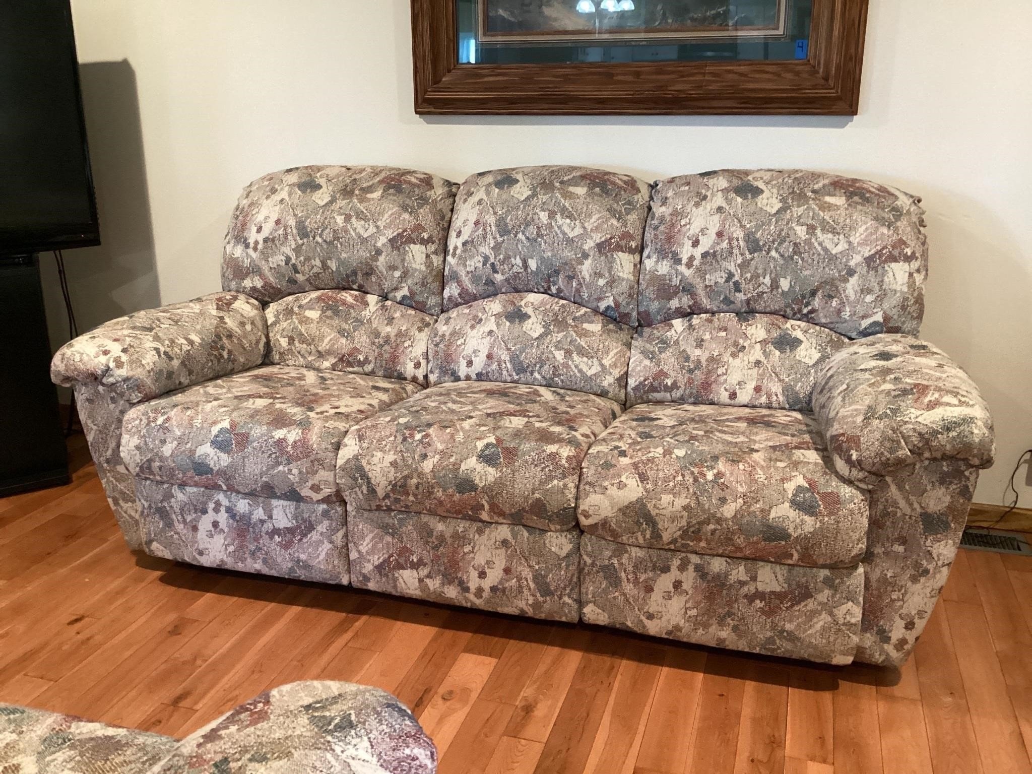 Manual recliner sofa