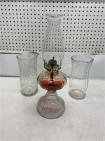2 VASES AND OIL LAMP