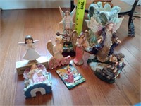 Group of 8 angels including a night light cover,
