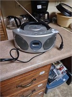 Emerson CD player with radio. Works