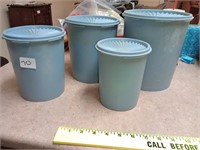 4 piece country blue Tupperware canister set