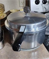 Mirro 6-qt pressure cooker, extra insert