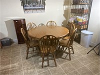 Wonderful! Oak Dining Table and 6 Chairs