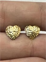 Sweet 14K gold heart earrings
