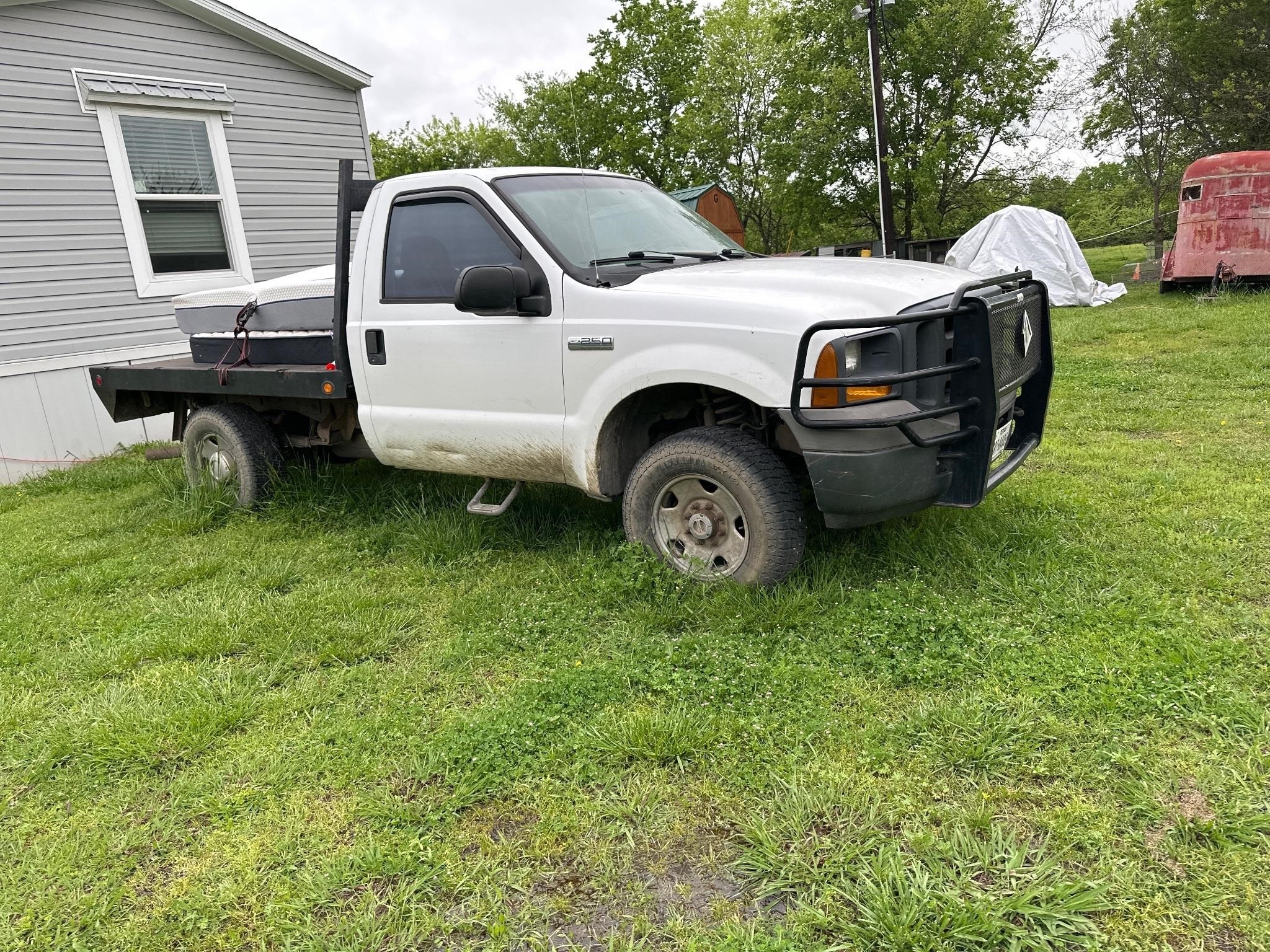 2005 Ford F-250 XL Super Duty Flat Bed 4x4