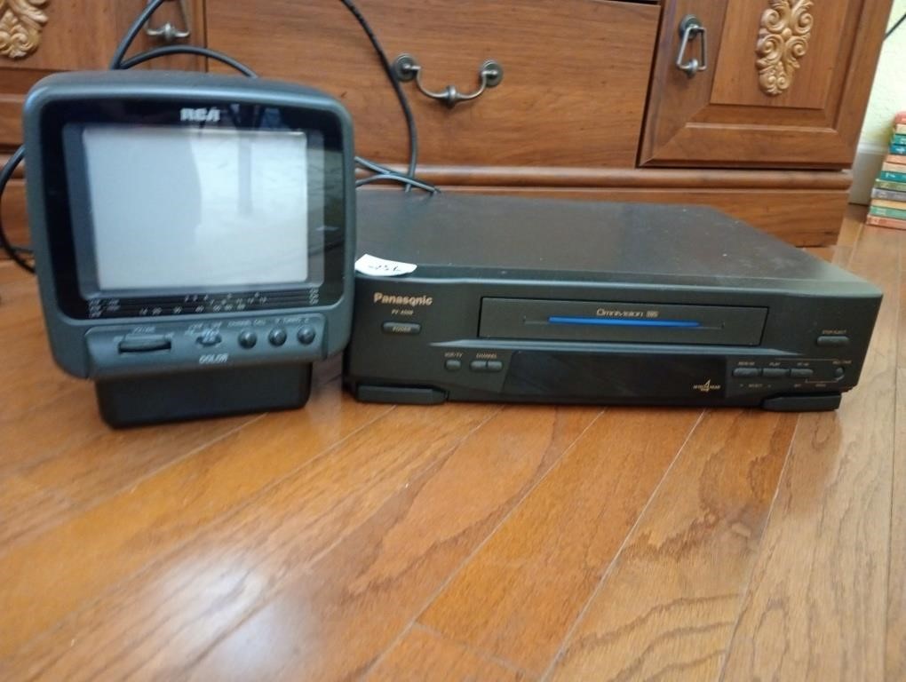 Panasonic PV-4508 Omni vision VCR, RCA mini