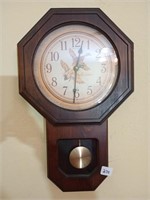 Working duck wall clock. Approx 21 inches tall