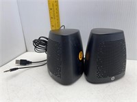 PAIR OF HP SPEAKERS WITH USB CONNECT GOOD 4 LAPTOP