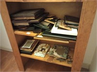 Large lot of fun picture frames in various sizes
