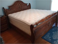 Beautiful king size bed. Matches 322, 333