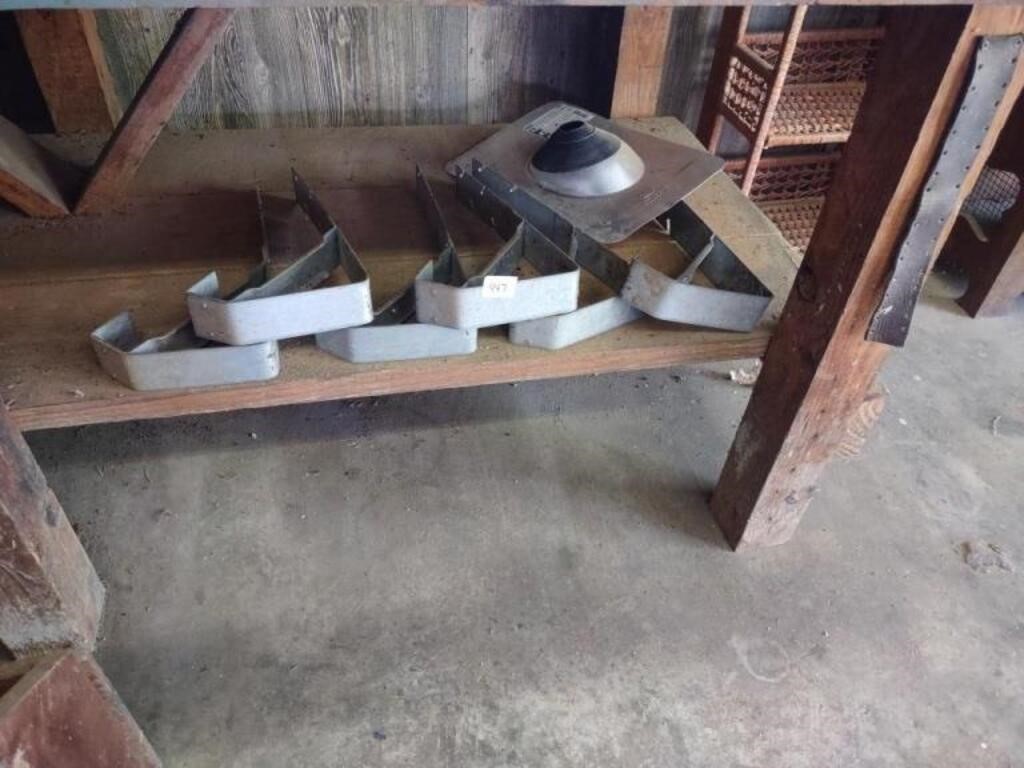 Group of roofing toe board brackets