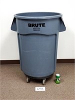 Rubbermaid Brute 44 Gal Trash Can (No Ship)