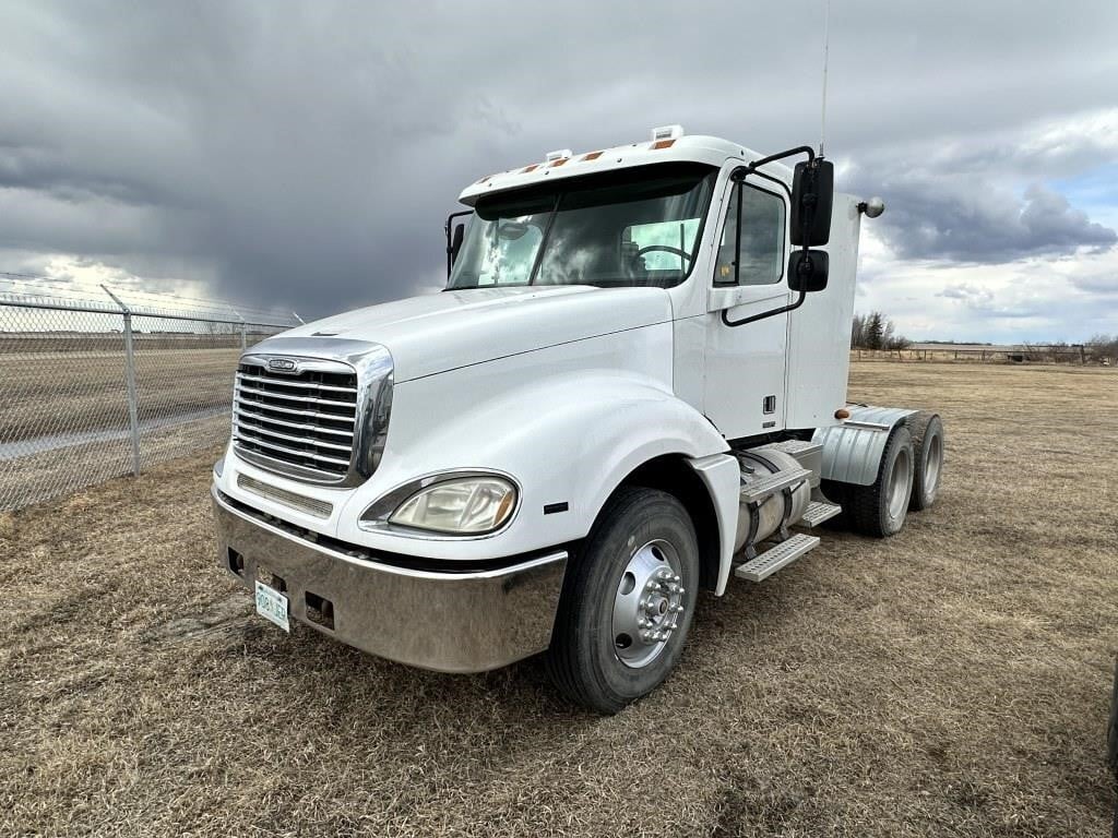 2005 Freightliner Columbia