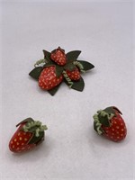 MATCHING STRAWBERRY BROOCH & PIERCED EARRING SET