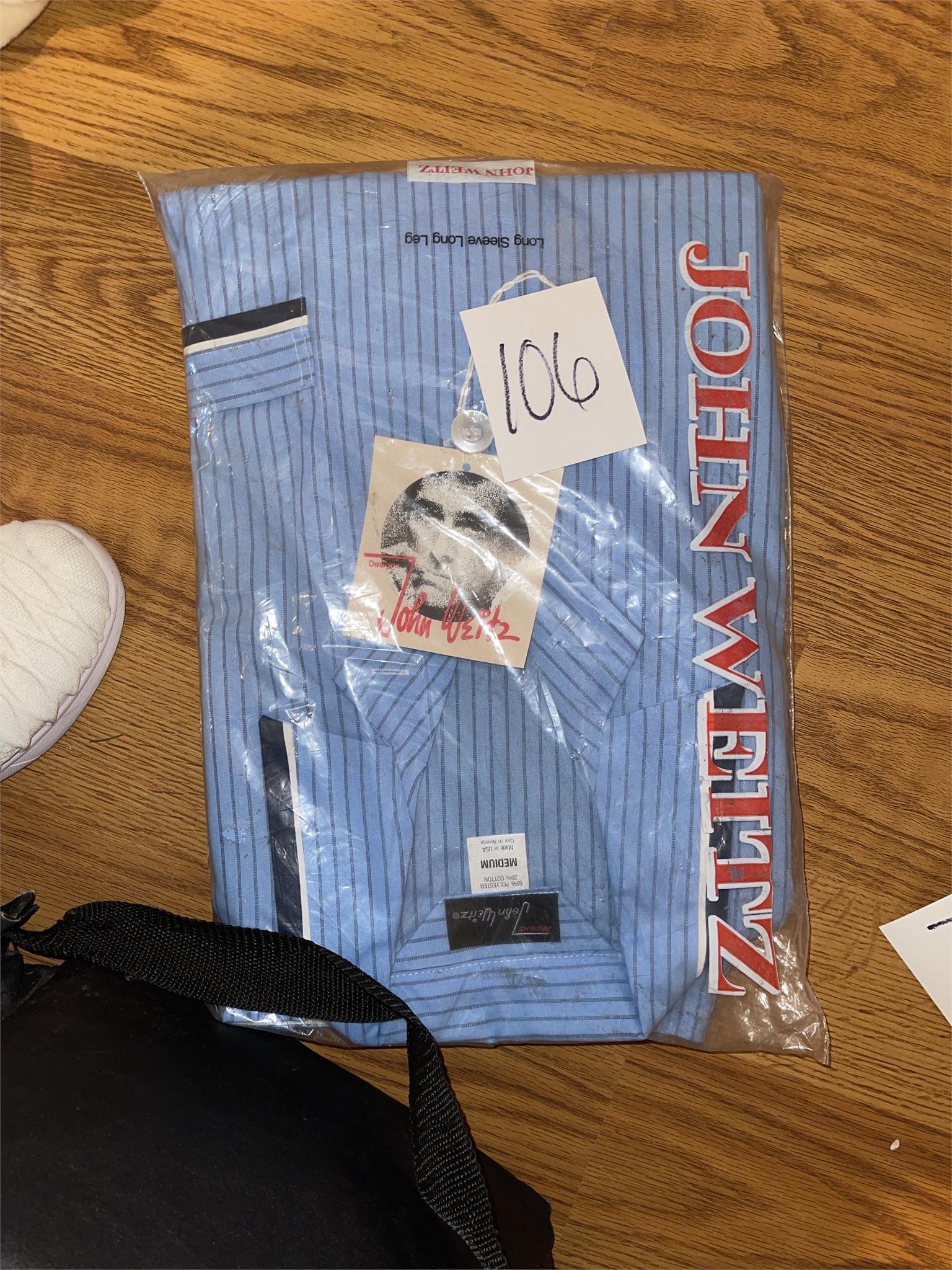 NOS men's John Weitz shirt size medium