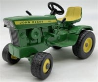 Ertl John Deere 140 Lawn & Garden Tractor