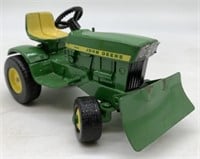 John Deere 140 Lawn & Garden Toy Tractor