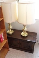End table and lamps