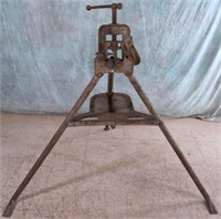 REED NO. 1 TRIPOD PIPE VICE STAND WITH PIPE VICE