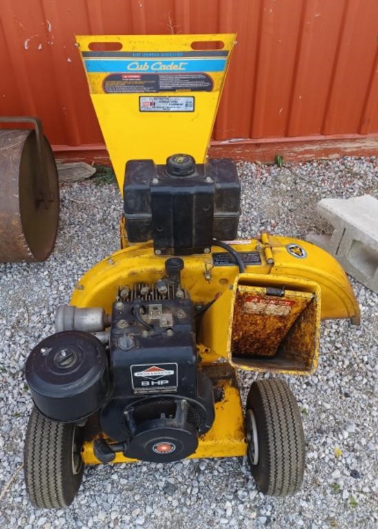 Cub Cadet 8 hp chipper shredder with Briggs