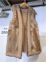 Size M fur Vest
