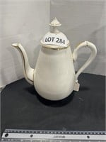 PORCELAIN TEAPOT WITH SMA CHIP ON TOP