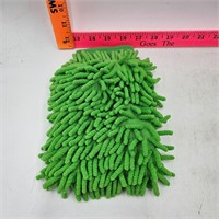 Green Hand Mitt Duster