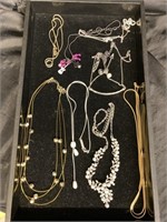ASSORTED JEWELRY NECKLACES