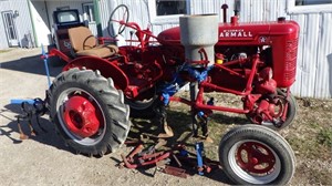 Farmall SuperA Tractor w/row cultivator