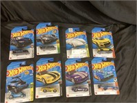 TOY VEHICLES LOT / HOT WHEELS / NOS