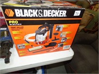 NEW IN THE BOX B&D ELECTRIC PAINT ROLLER