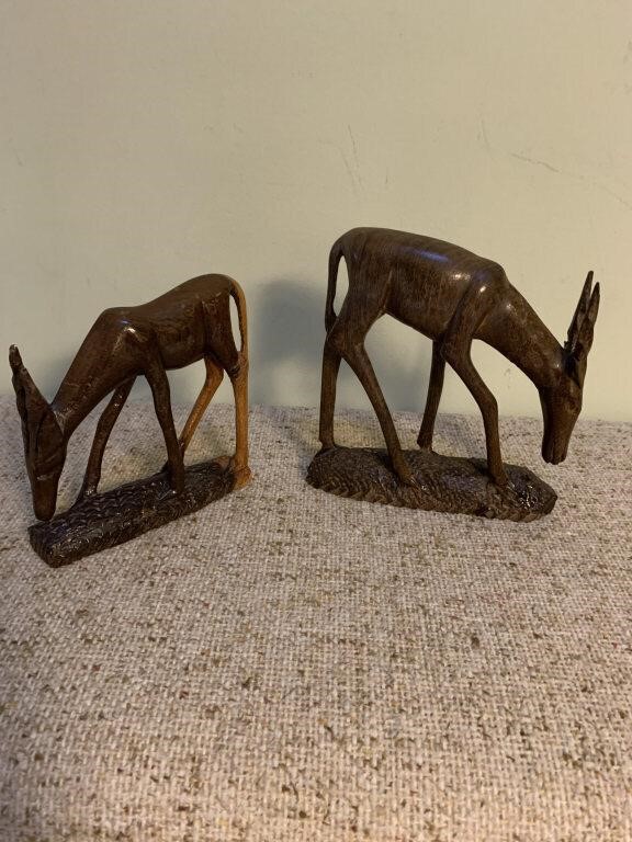 Set of 2 wooden statues