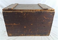 Vintage wooden storage box 27" l x 17" w x 18