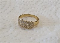 Stunning Size 7 ring! Unmarked. Cubic Zirconia